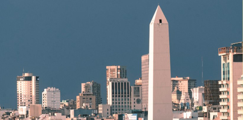 Obelisco de Buenos Aires al atardecer
